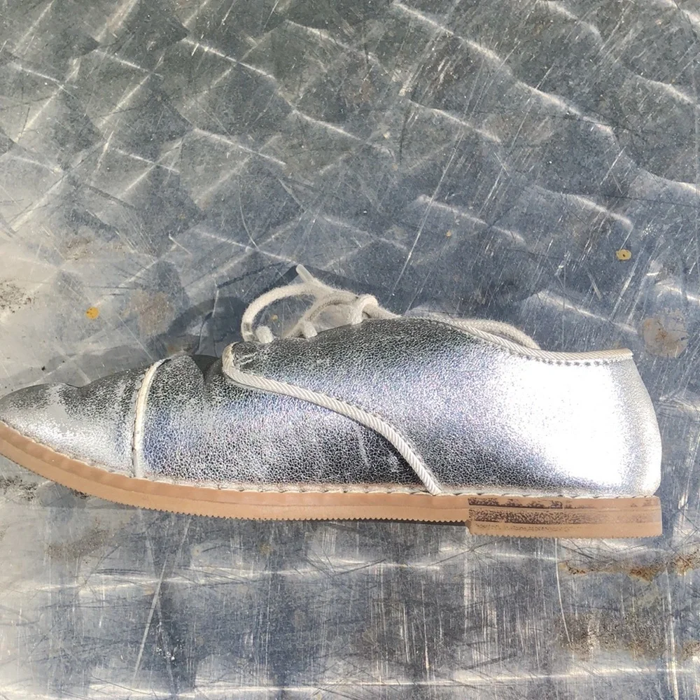 Gap silver Oxfords sz 10
